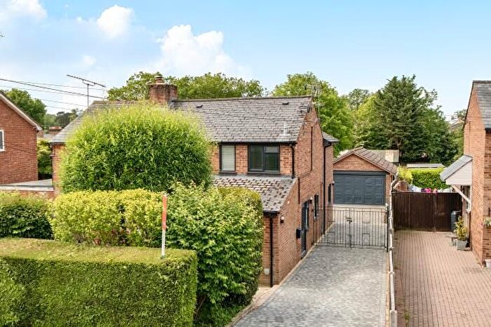 3 Bedroom Semi-Detached House For Sale In Kings Lane, Windlesham, GU20