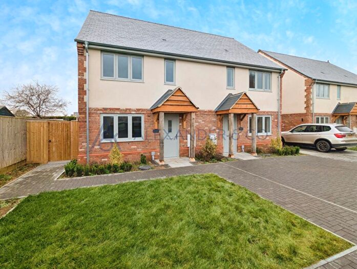 4 Bedroom Semi-Detached House To Rent In Home Farm Close, Ambrosden, Bicester, OX25