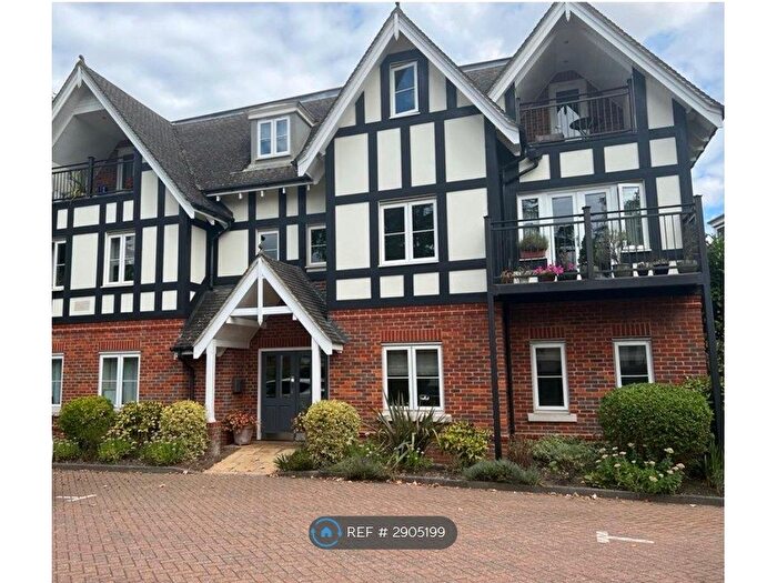1 Bedroom Flat To Rent In The Lodge, Gerrards Cross, SL9