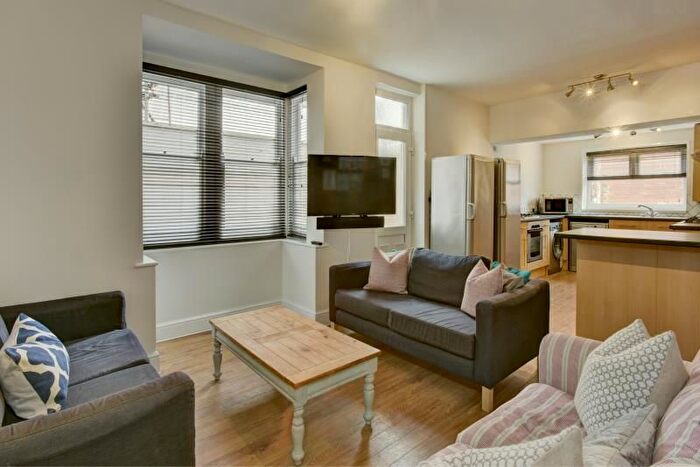 8 Bedroom Terraced House To Rent In Monks Road, Exeter, EX4