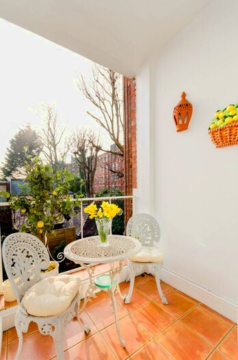 1 Bedroom Flat To Rent In Elm Tree Road, St John's Wood, London, NW8