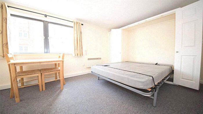 Apartment To Rent In Hornsey Road, Holloway, London, N7