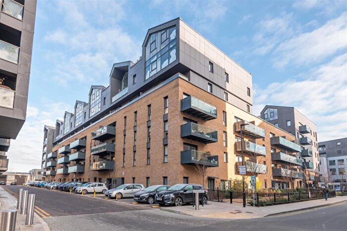 2 Bedroom Apartment For Sale In Hoffmans Road, Walthamstow, E17