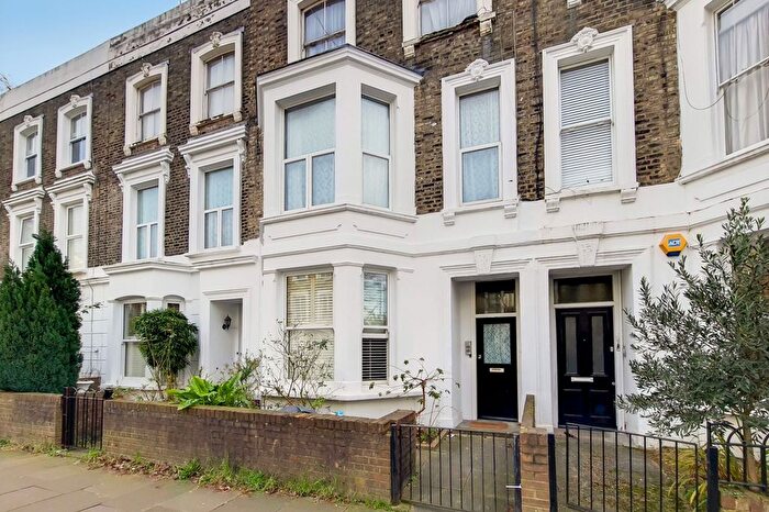 2 Bedroom Flat For Sale In Jackson Road, London, N7