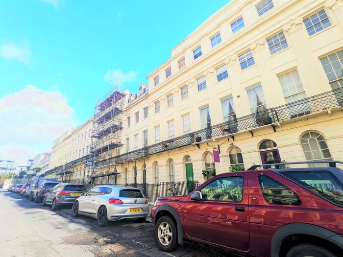 2 Bedroom Flat To Rent In Oriental Place, Brighton, BN1