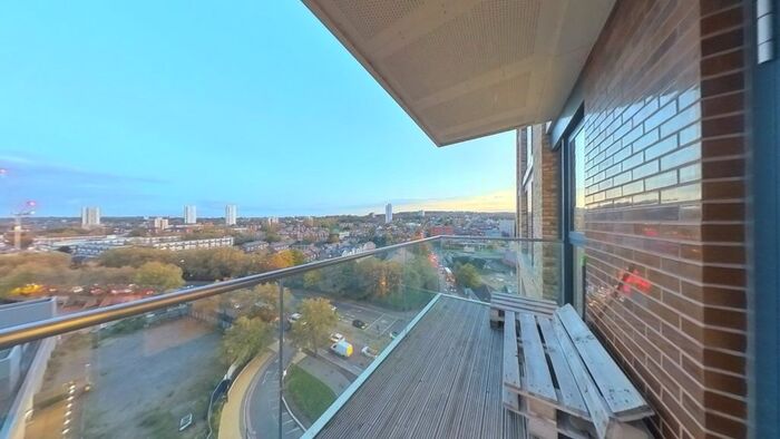 2 Bedroom Flat To Rent In Duncombe House, Woolwich, SE18