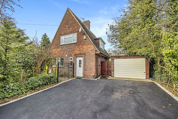 2 Bedroom Bungalow To Rent In Moorgreen, Newthorpe, Nottingham, Nottinghamshire, NG16