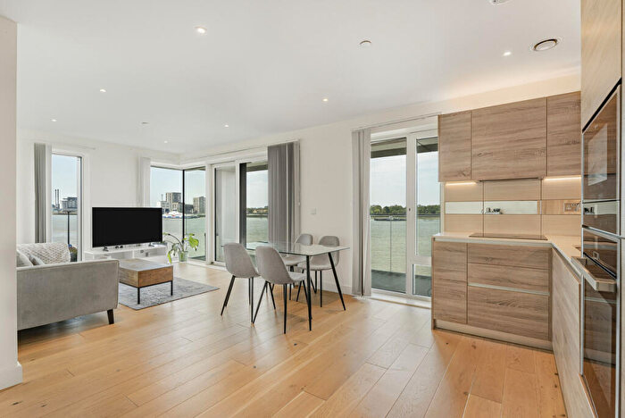 2 Bedroom Apartment For Sale In Duke Of Wellington Avenue, London, SE18