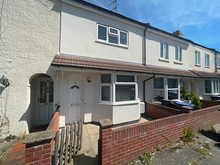 3 Bedroom Property To Rent In Walton Terrace, Woking, GU21