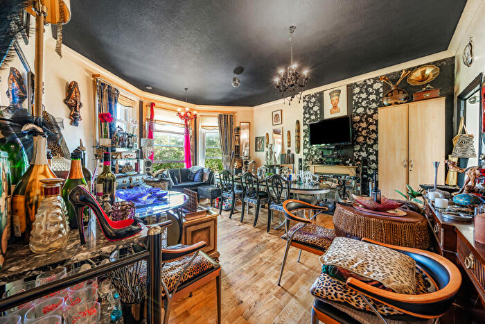 3 Bedroom Apartment For Sale In Charlton Road, London, SE3