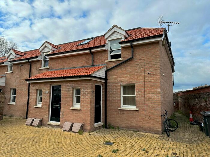 1 Bedroom Flat To Rent In - East Reach, Taunton, TA1