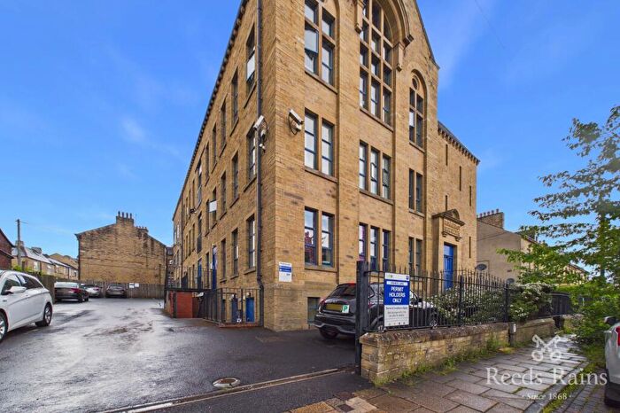 1 Bedroom Apartment To Rent In Water Street, Huddersfield, HD1