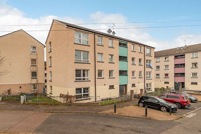 3 Bedroom Flat For Sale In / Westburn Grove, Edinburgh, EH14