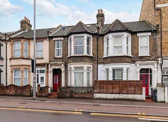 4 Bedroom Terraced House To Rent In Birdbrook Close, Dagenham, Essex, RM10