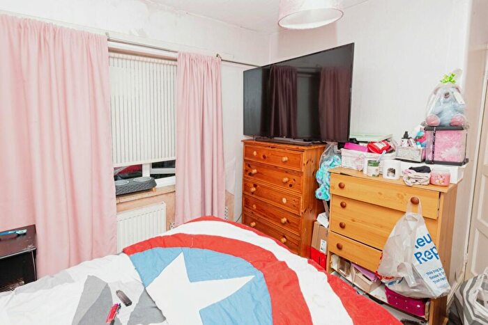 2 Bedroom Semi-Detached House For Sale In Rose Hill Road, Ashton-under-Lyne, OL6
