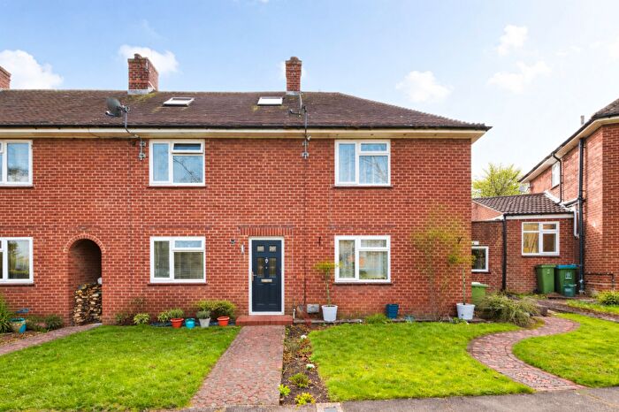 3 Bedroom Terraced House For Sale In Brackley Lane, Calvert, MK18