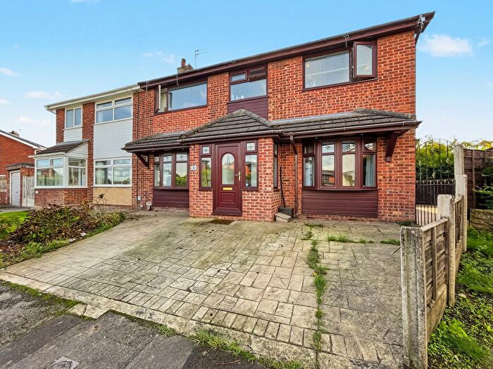 5 Bedroom Semi-Detached House For Sale In Moss Close, Radcliffe, M26