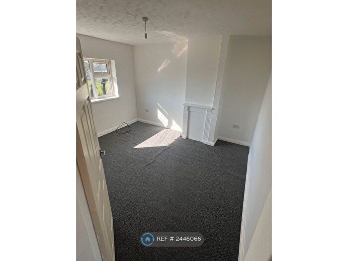 1 Bedroom Flat To Rent In Whitwell Close, Nottingham, NG8