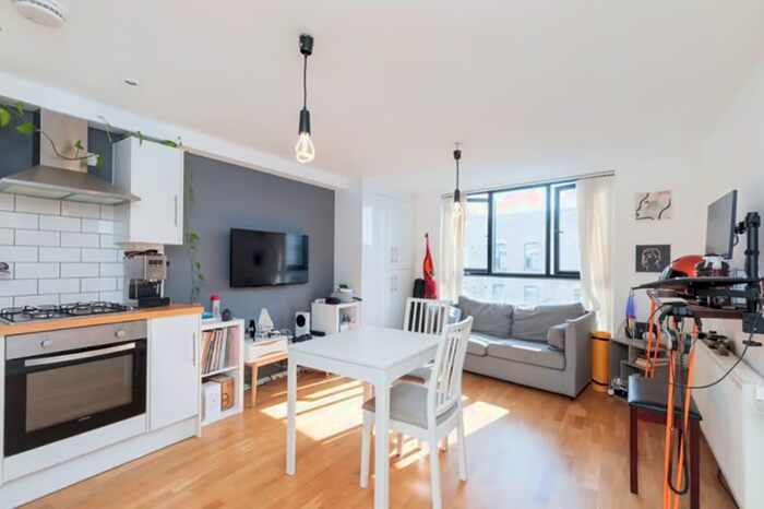 1 Bedroom Flat To Rent In Stoke Newington High Street, Stoke Newington, London, N16