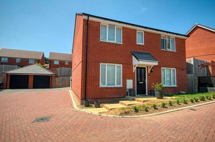 4 Bedroom Detached House For Sale In Snowden Close, Rownhams, Hampshire, SO16