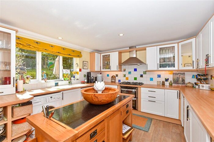 3 Bedroom Detached House For Sale In Ingleden Park Road, Tenterden, Kent, TN30