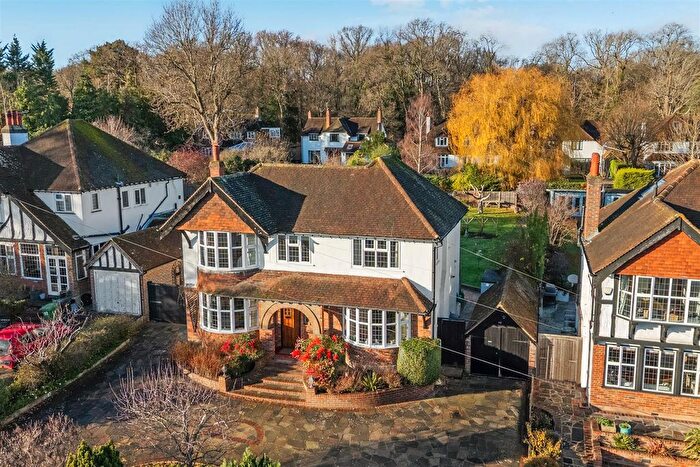 4 Bedroom Detached House For Sale In Sunnybank, Epsom, KT18