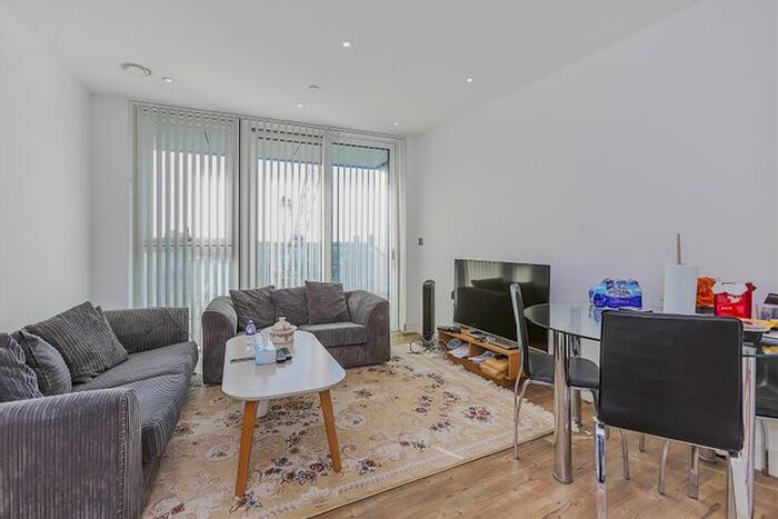 1 Bedroom Flat To Rent In Hebden Place, London, SW8
