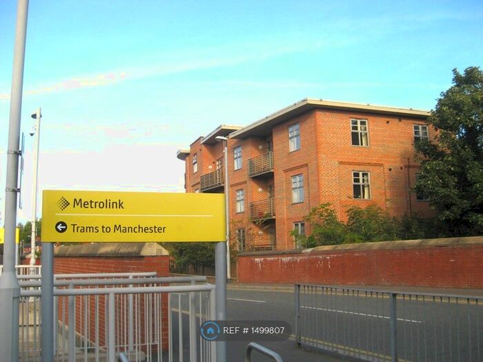 2 Bedroom Flat To Rent In Central Road, West Didsbury, M20