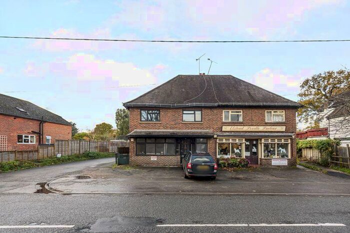 1 Bedroom Flat To Rent In Thursley Road, Elstead, GU8