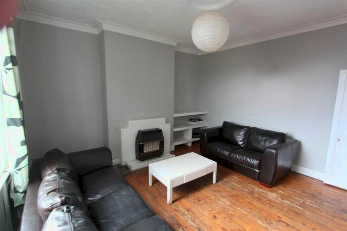 2 Bedroom Property To Rent In Highbury Road, Headingley, Leeds, LS6