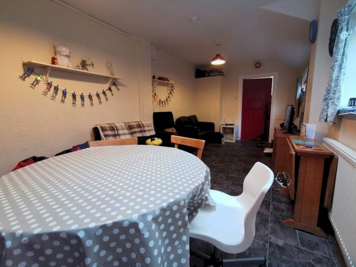 5 Bedroom House To Rent In Farrar Road, Bangor, Gwynedd, LL57