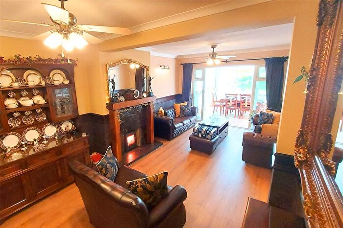5 Bedroom Detached House For Sale In Crookham Road, Church Crookham, Fleet, Hampshire, GU51
