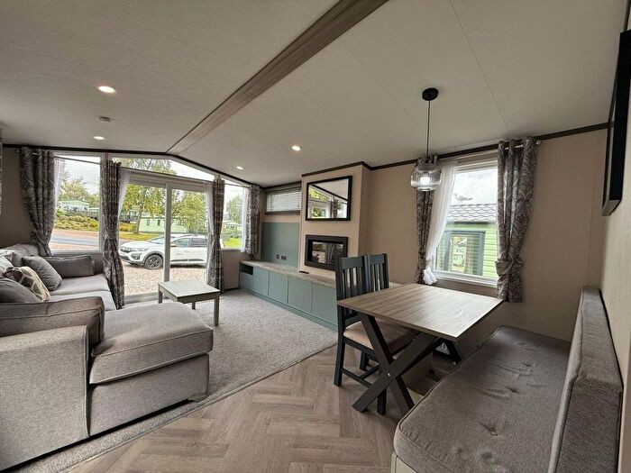 2 Bedroom Mobile/park Home For Sale In Hafton, Hunters Quay, Dunoon, PA23