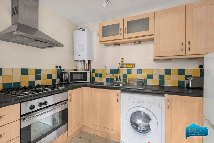 2 Bedroom Apartment To Rent In Newton Avenue, Muswell Hill, London, N10