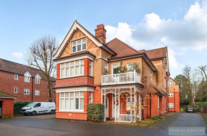 1 Bedroom Apartment For Sale In Kingswood Lodge, Main Road, Gidea Park, RM2