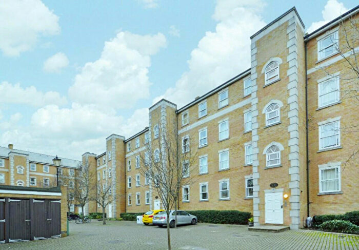 2 Bedroom Flat To Rent In Raleigh Court, , London, SE16