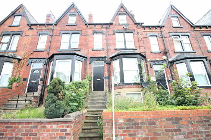 1 Bedroom Flat To Rent In Roundhay Mount, Chapel Allerton, Leeds, LS8