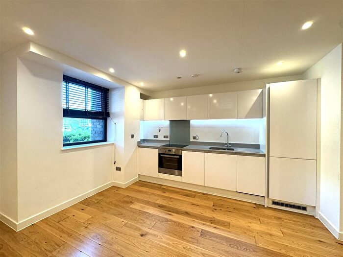 Studio For Sale In Rockingham Road, Uxbridge, UB8