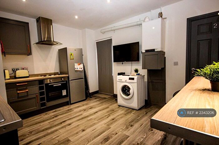 4 Bedroom Terraced House To Rent In Keswick Grove, Salford, M6