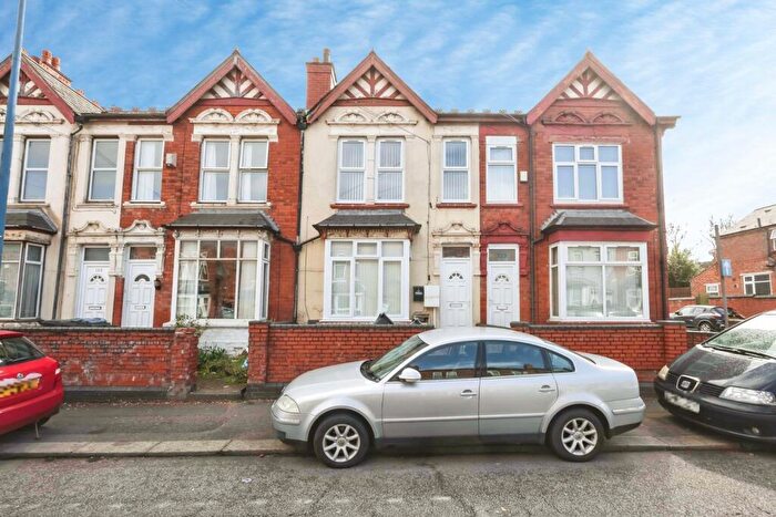 2 Bedroom Terraced House For Sale In Bearwood Road, Smethwick, West Midlands, B66