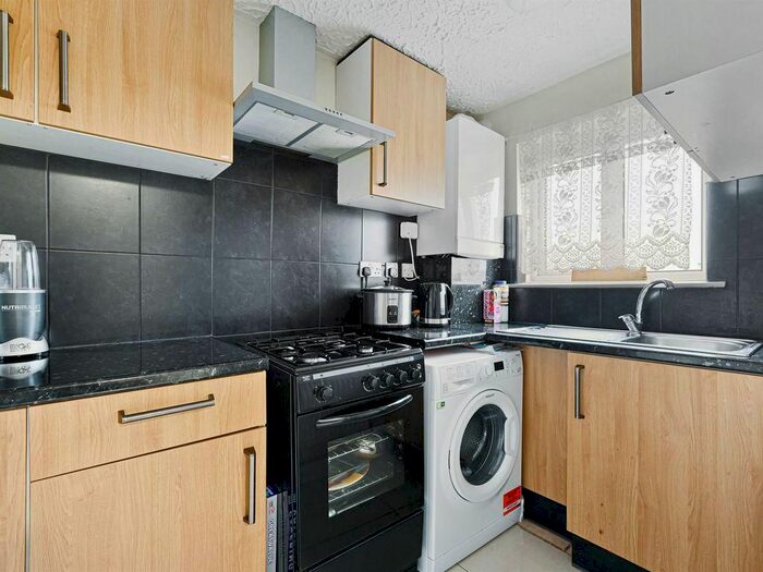 1 Bedroom Flat To Rent In Bath Road, Hounslow TW5
