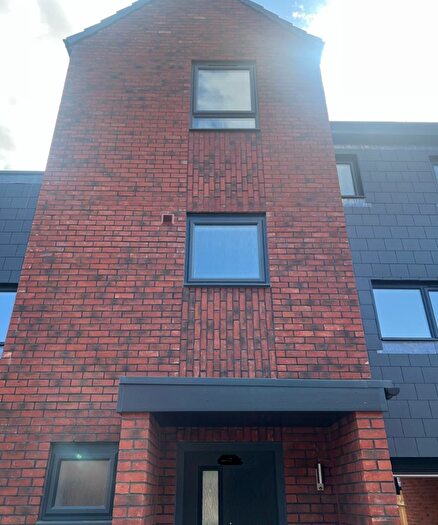 4 Bedroom Terraced House To Rent In Lancaster Drive, Wolverhampton, WV11