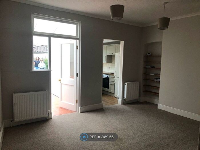 4 Bedroom End Of Terrace House To Rent In Elm Road, Horfield, Bristol, BS7