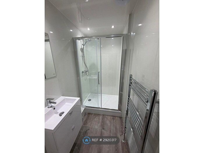 2 Bedroom Flat To Rent In Dalkeith Road, Edinburgh, EH16