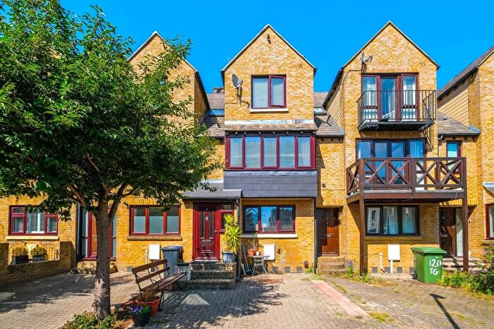 5 Bedroom Terraced House To Rent In Wynan Road, Canary Wharf, London, E14