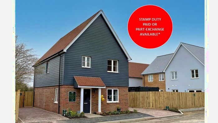 3 Bedroom Detached House For Sale In Hawthorn Close, Bicknacre, Chelmsford, CM3