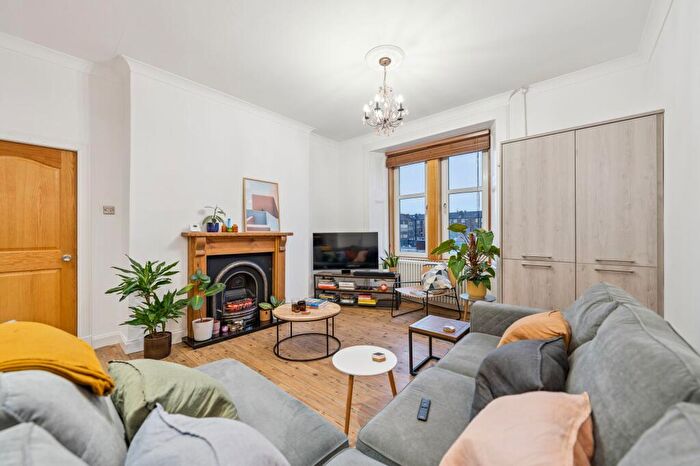 2 Bedroom Flat For Sale In Kilmarnock Road, Flat /, Shawlands, Glasgow, G41