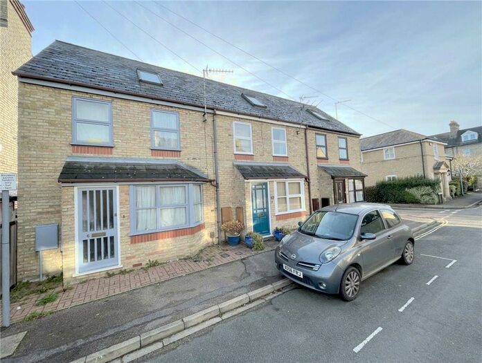 3 Bedroom End Of Terrace House To Rent In Priory Street, Cambridge, CB4