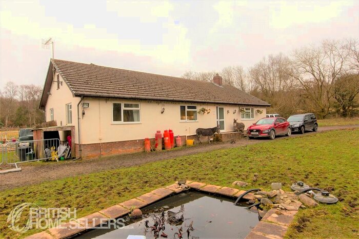 4 Bedroom Bungalow For Sale In Llwynygroes, Tregaron, Ceredigion, SY25