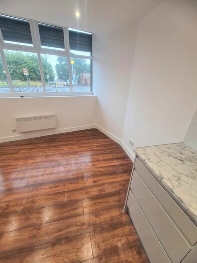 2 Bedroom Flat To Rent In Gloucester Road North, Filton, Bristol, BS34